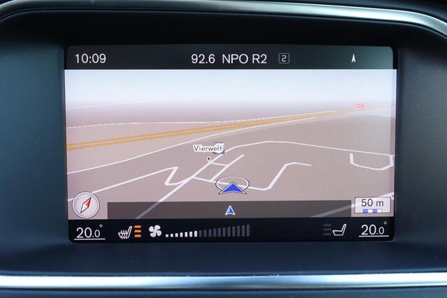 Volvo V40 T2 Edition Plus - AUTOMAAT - Verwarmde voorstoelen - Parkeersensoren achter - Volvo On Call - Cruise Control - Navigatie - 16' LMV