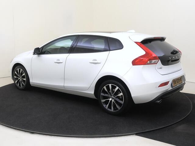 Volvo V40 1.5 T3 Dynamic Edition | Panoramadak | Achteruitrijcamera | Navigatie