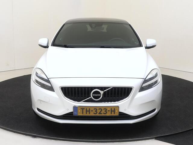 Volvo V40 1.5 T3 Dynamic Edition | Panoramadak | Achteruitrijcamera | Navigatie