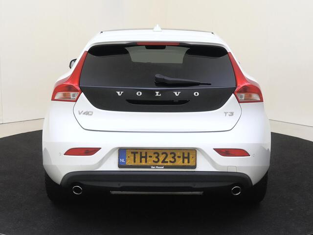 Volvo V40 1.5 T3 Dynamic Edition | Panoramadak | Achteruitrijcamera | Navigatie