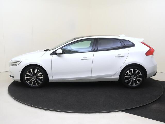 Volvo V40 1.5 T3 Dynamic Edition | Panoramadak | Achteruitrijcamera | Navigatie