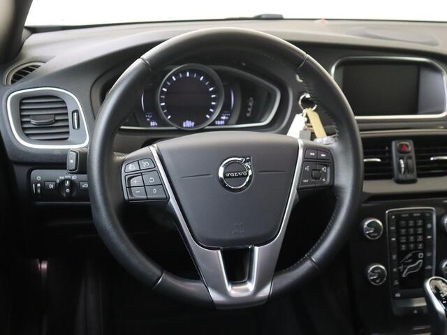 Volvo V40 1.5 T3 Dynamic Edition | Panoramadak | Achteruitrijcamera | Navigatie