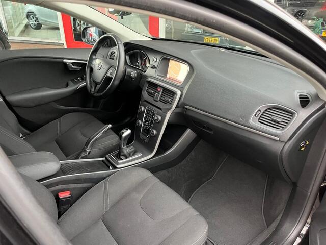 Volvo V40 2.0 T2 122 PK Navi Led koplampen Bluetooth Stoelverwarming