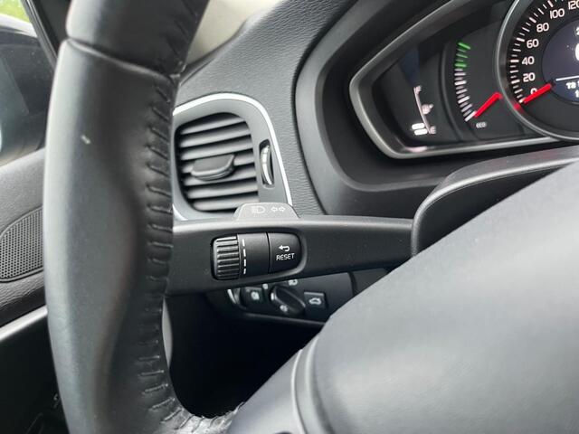 Volvo V40 2.0 T2 122 PK Navi Led koplampen Bluetooth Stoelverwarming