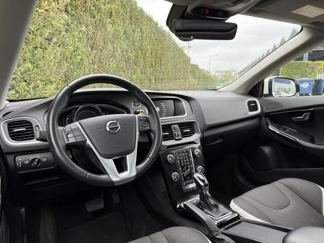 Volvo V40 D3 Dynamic Edition Panodak Automaat