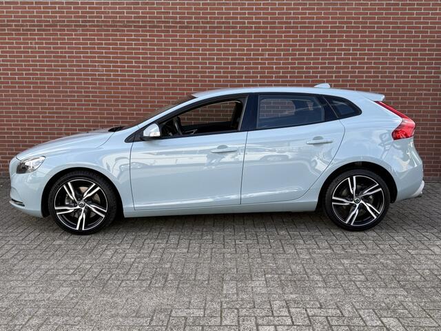 Volvo V40 1.5 T2 Kinetic AUTOMAAT NAVI CLIMA CRUISE PDC DAB 18"LMV