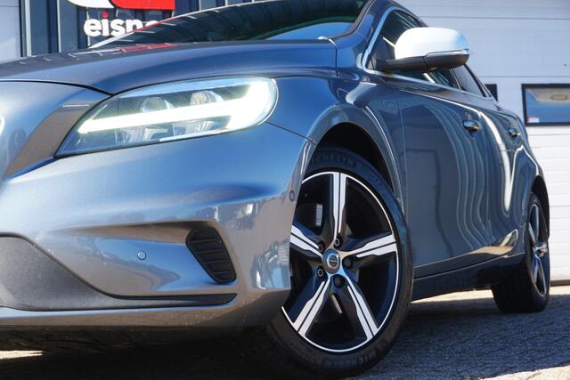 Volvo V40 1.5 T3 Polar+ Sport R- Design | PANO | FULL LED | TREKHAAK | LEDER | STOELVERW. | BLIS |