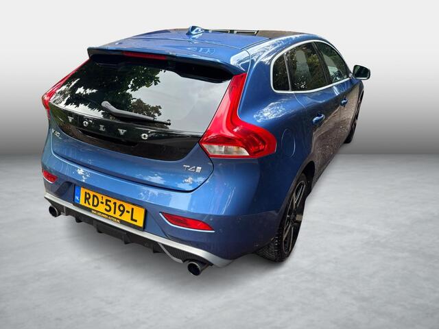 Volvo V40 2.0 T4 Business Sport | R-Design | Panoramadak | Achteruitrijcamera | Parkeersensoren | Lederen Bekleding | Stoelverwarming | LED Koplampen | Cruise Control | Navigatie – foto 2