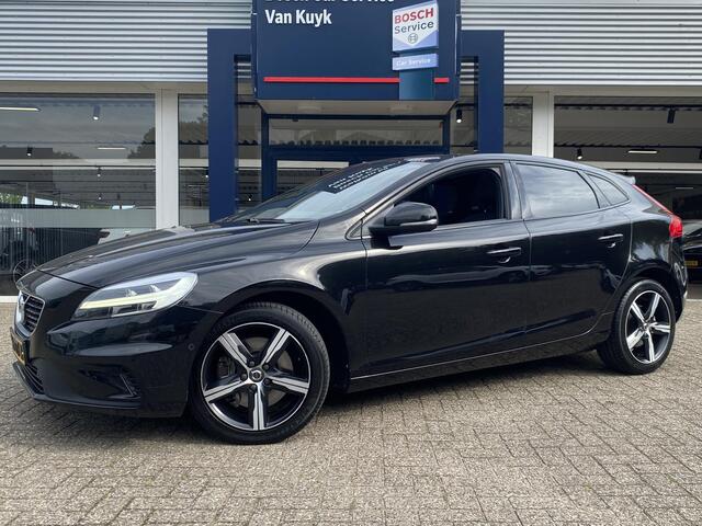 Volvo V40 2.0 T4 Business Sport / NL-Auto / Vol-Leder / Panodak / Stoelverwarming / Cruise-Control / Climate-Control / Keyless / LED / Radio-Bluetooth / Navi / PDC met Camera / 17'' LMV / ENZ. – foto 2