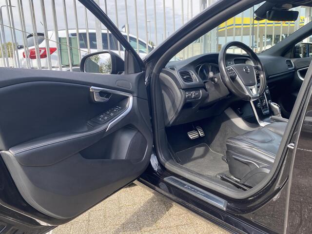Volvo V40 2.0 T4 Business Sport / NL-Auto / Vol-Leder / Panodak / Stoelverwarming / Cruise-Control / Climate-Control / Keyless / LED / Radio-Bluetooth / Navi / PDC met Camera / 17'' LMV / ENZ. – foto 10