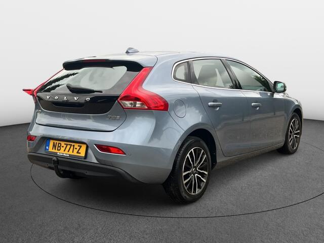 Volvo V40 2.0 T2 Inscription | Pano | Trekhaak | Leder | Stoelverwerming – foto 6