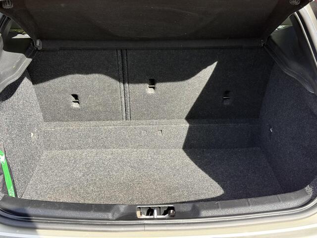 Volvo V40 T2 Nordic+ RTI Automaat – foto 6
