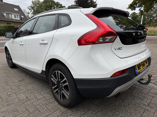 Volvo V40 CROSS COUNTRY 1.5 T3 Nordic+ 153pk Aut., Trekhaak | Clima | Navi