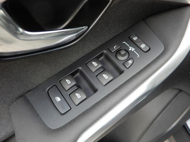 Volvo V40 CROSS COUNTRY 1.5 T3 Nordic+ | NL auto | lage km stand | dealer onderhouden |