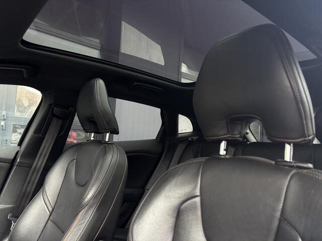 Volvo V40 CROSS COUNTRY 1.5 T3 Polar+ Luxury 1e eig.