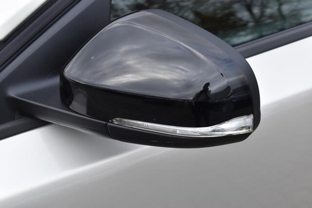 Volvo V40 CROSS COUNTRY T3 153PK Automaat Nordic+ | Standkachel | Stoelverwarming | 17"LMV | LED