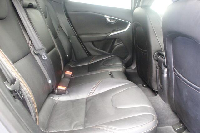 Volvo V40 CROSS COUNTRY T3 Polar+ Luxury | Rijklaarprijs | Trekhaak |