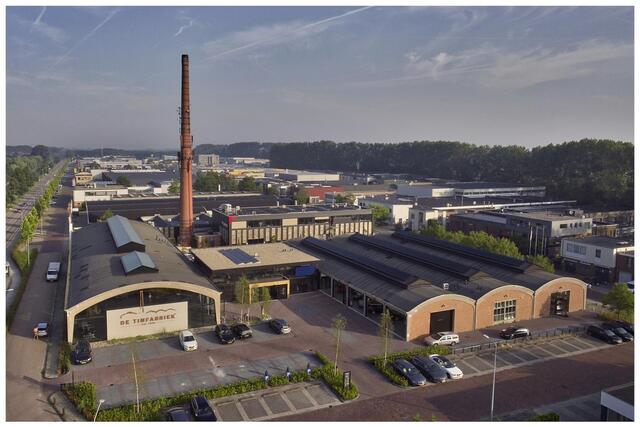 Volvo V40 CROSS COUNTRY T3 Automaat Edition+ | Stoelverwarming | Volvo on Call | Parkeersensoren achter | High Performance Audio | Dealeronderhouden | Climate Control | Cruise Control | Navigatie