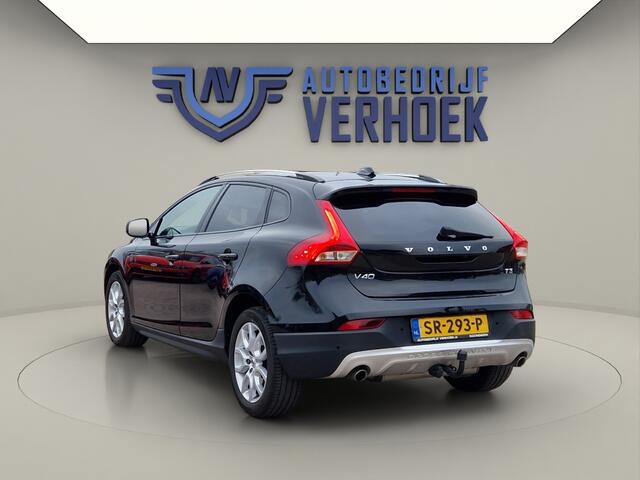 Volvo V40 CROSS COUNTRY 1.5 T3 Luxury Panodak - Trekhaak - NL Auto
