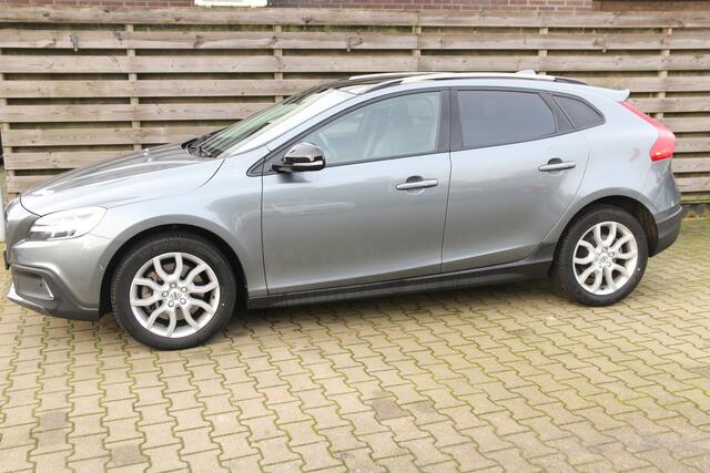 Volvo V40 CROSS COUNTRY 1.5 T3 Polar+ Luxury / Navi / Stoelverwarming / Climate