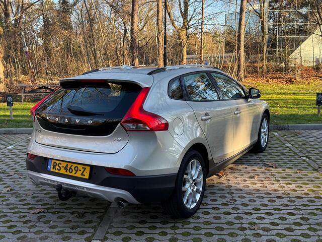 Volvo V40 CROSS COUNTRY 1.5 T3 Nordic+ Pano l BLIS