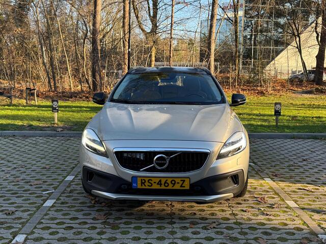 Volvo V40 CROSS COUNTRY 1.5 T3 Nordic+ Pano l BLIS