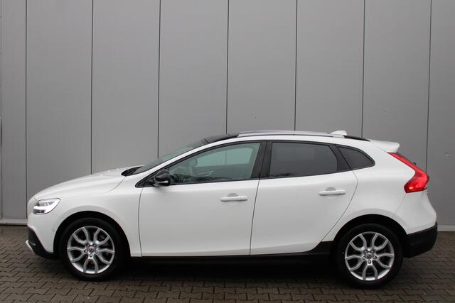 Volvo V40 CROSS COUNTRY T3 automaat Polar+ Luxury | Trekhaak | Harman Kardon | Keyless