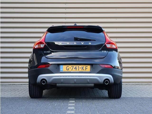 Volvo V40 CROSS COUNTRY T3 Polar+ Luxury | Panoramadak | Harman Kardon | Stoelverwarming