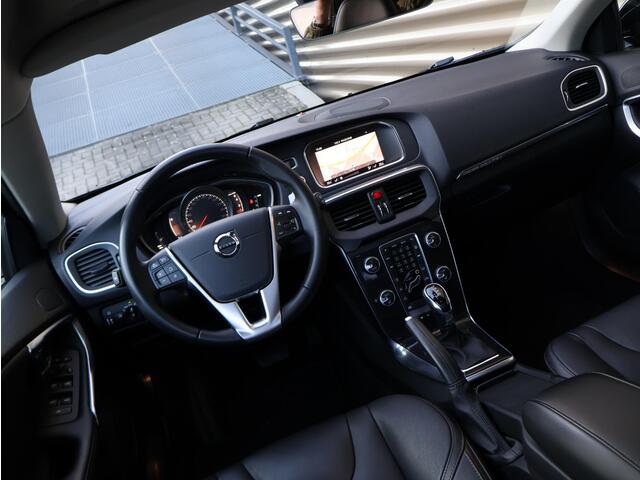 Volvo V40 CROSS COUNTRY T3 Polar+ Luxury | Panoramadak | Harman Kardon | Stoelverwarming