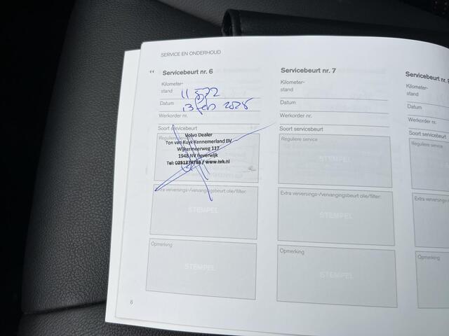 Volvo V40 CROSS COUNTRY 1.5 T3 Polar+ Luxury Automaat, Panoramadak, Lederen bekleding, Unieke kilometerstand, Eerste eigenaar, Noodreservewiel, Parkeercamera, DAB+ radio, Extra getinte ramen vanaf B-stijl, Stoelverwarming, High performance audio