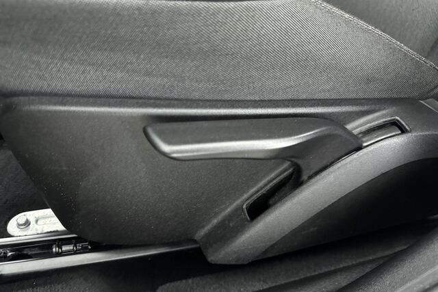 Volvo V40 CROSS COUNTRY T3 Automaat Edition+ | Afneembare trekhaak | Stoelverwarming | Navigatie | Volvo on Call | Climate control | Parkeersensoren achter | High performance audio | Dealeronderhouden