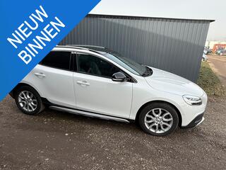 volvo-v40-cross-country-1.5-t3-pola