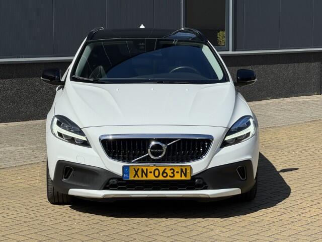 Volvo V40 CROSS COUNTRY 1.5 T3 Polar+ Luxury Leer ,Pano dak