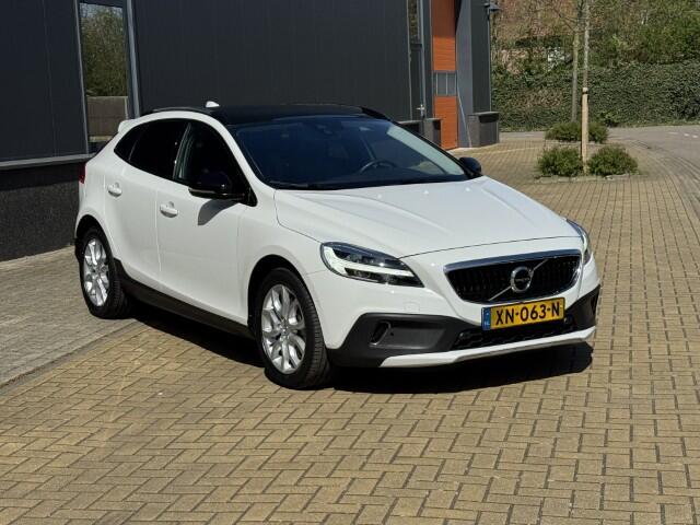 Volvo V40 CROSS COUNTRY 1.5 T3 Polar+ Luxury Leer ,Pano dak