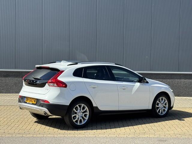 Volvo V40 CROSS COUNTRY 1.5 T3 Polar+ Luxury Leer ,Pano dak