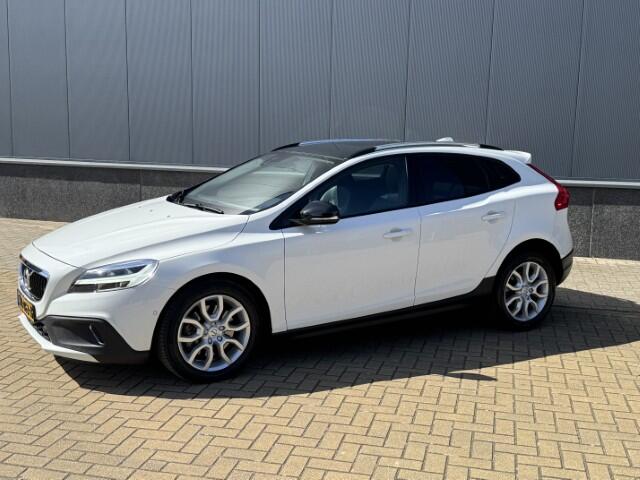 Volvo V40 CROSS COUNTRY 1.5 T3 Polar+ Luxury Leer ,Pano dak