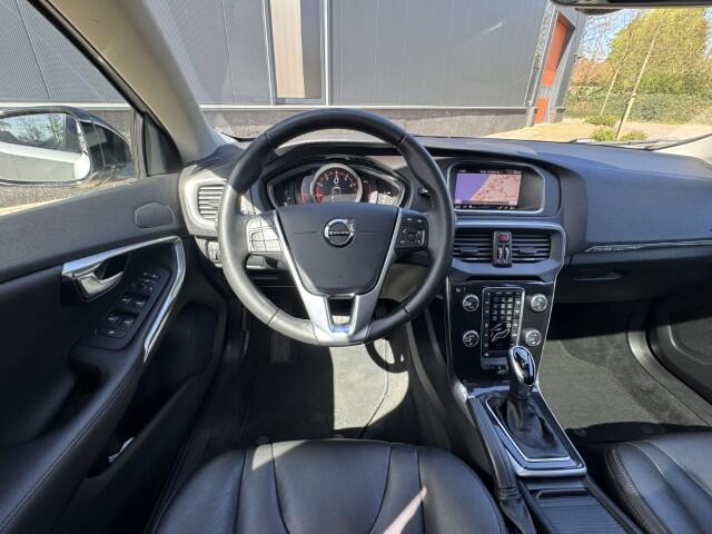 Volvo V40 CROSS COUNTRY 1.5 T3 Polar+ Luxury Leer ,Pano dak