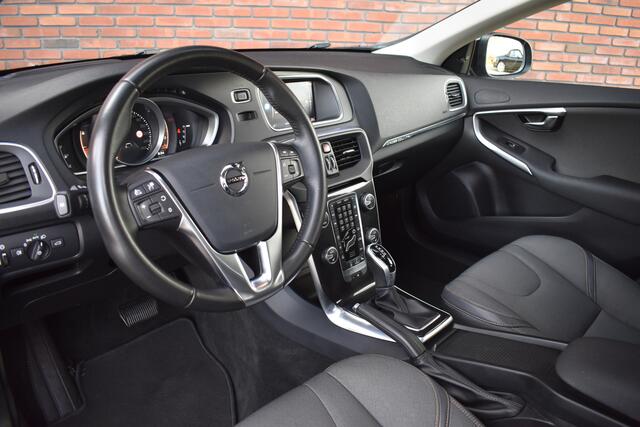 Volvo V40 CROSS COUNTRY T3 152PK Automaat Nordic+ | Adaptive Cruise | Keyless | Afneembare Trekhaak | Stoelverwarming voor + achter