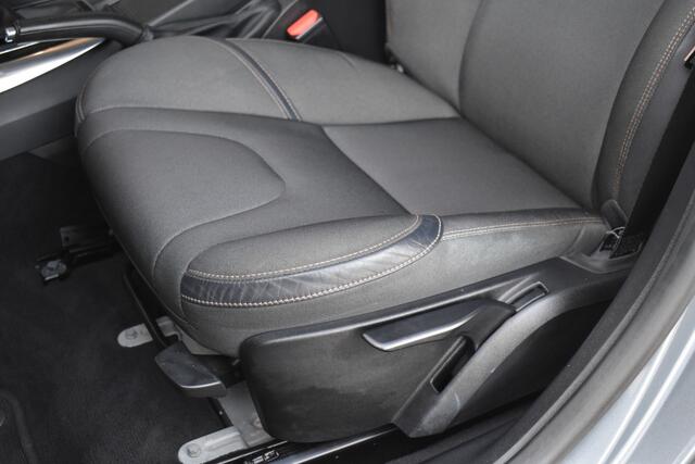 Volvo V40 CROSS COUNTRY T3 152PK Automaat Nordic+ | Adaptive Cruise | Keyless | Afneembare Trekhaak | Stoelverwarming voor + achter