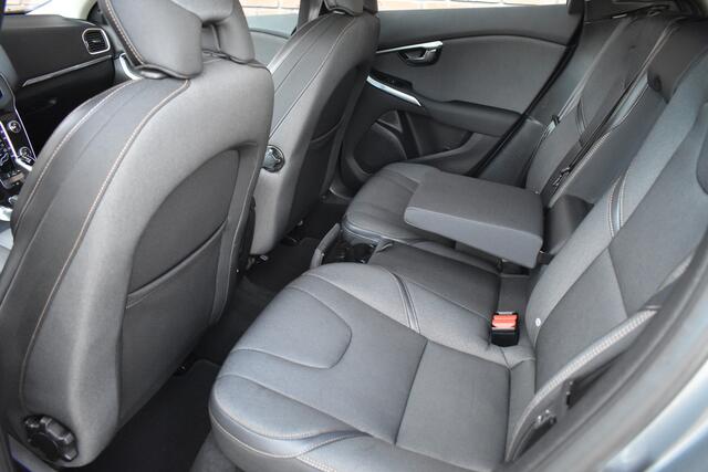 Volvo V40 CROSS COUNTRY T3 152PK Automaat Nordic+ | Adaptive Cruise | Keyless | Afneembare Trekhaak | Stoelverwarming voor + achter