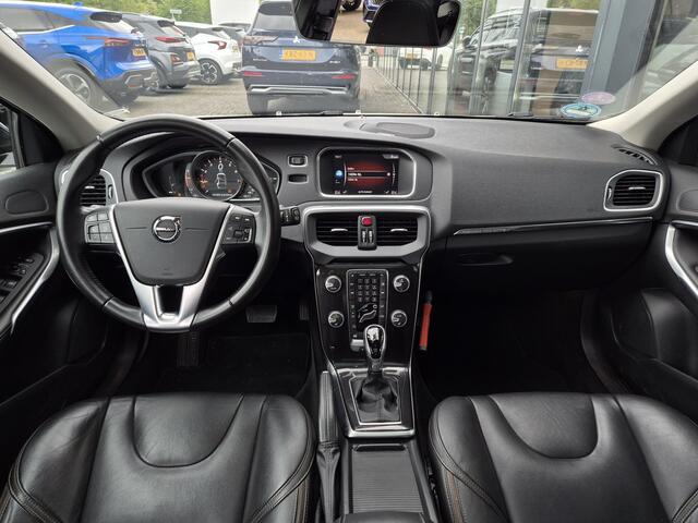 Volvo V40 CROSS COUNTRY 1.5 T3 Polar+ Luxury | Leder | Harmon/Kardon | Dakdragers | Navigatie | Automaat | Dealer onderhouden |