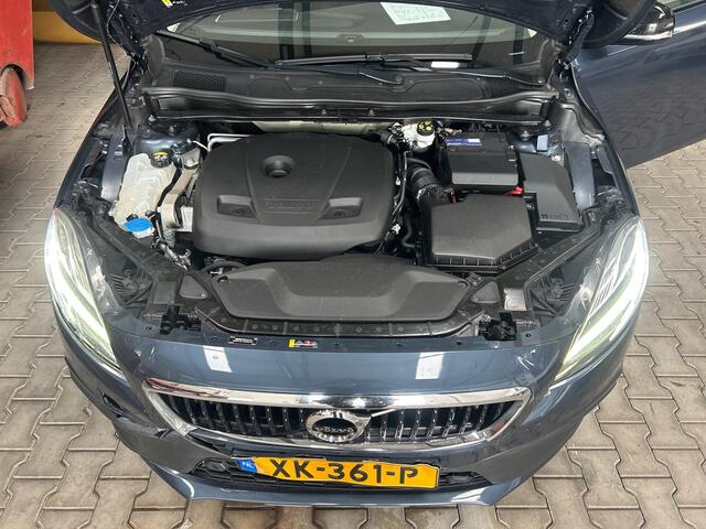 Volvo V40 CROSS COUNTRY 1.5 T3 Polar+ Luxury