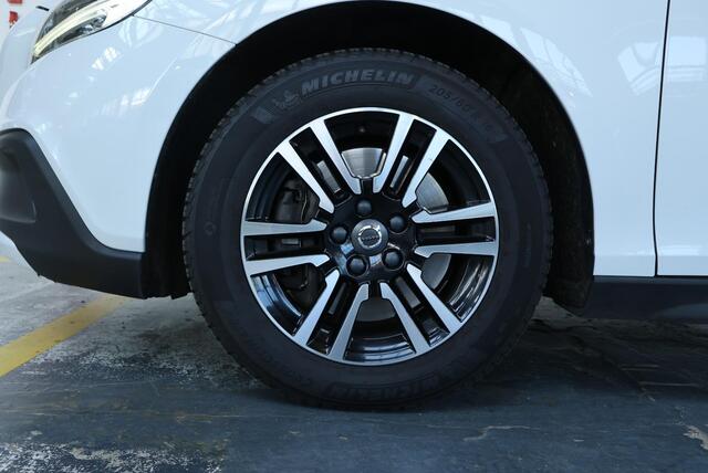 Volvo V40 CROSS COUNTRY T3 Automaat Edition+ | Afneembare trekhaak | Stoelverwarming | Navigatie | Volvo on Call | Climate control | Parkeersensoren achter | High performance audio | Dealeronderhouden