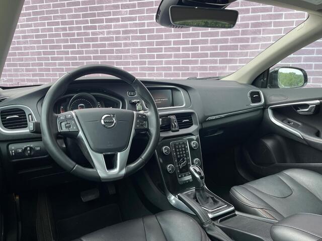 Volvo V40 CROSS COUNTRY 1.5 T3 Polar+ Luxury | Trekhaak | Adaptieve cruise control | Hartman/Kardon | Panorama dak | Blis | Keyless entry |