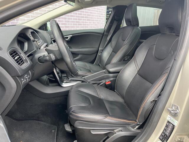 Volvo V40 CROSS COUNTRY 1.5 T3 Polar+ Luxury | Trekhaak | Adaptieve cruise control | Hartman/Kardon | Panorama dak | Blis | Keyless entry |