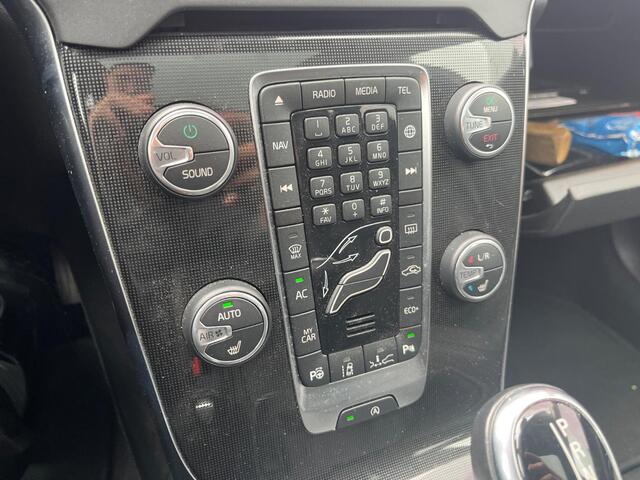 Volvo V40 CROSS COUNTRY 1.5 T3 Polar+ Luxury | Trekhaak | Adaptieve cruise control | Hartman/Kardon | Panorama dak | Blis | Keyless entry |