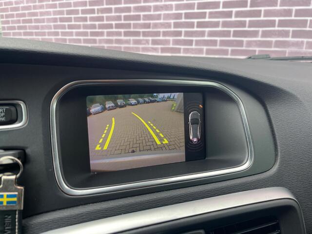 Volvo V40 CROSS COUNTRY 1.5 T3 Polar+ Luxury | Trekhaak | Adaptieve cruise control | Hartman/Kardon | Panorama dak | Blis | Keyless entry |