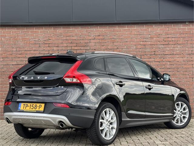 Volvo V40 CROSS COUNTRY 1.5 T3 DYNAMIC EDITION | NL-AUTO!