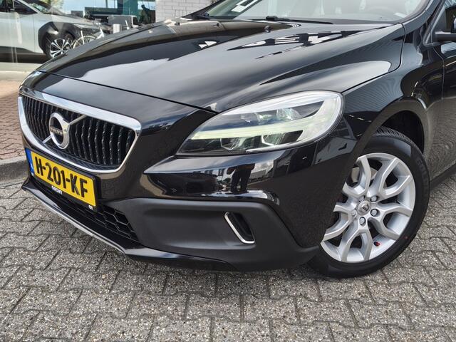 Volvo V40 CROSS COUNTRY 1.5 T3 Summum | Trekhaak | Stoelverwarming | Navi | Sensoren