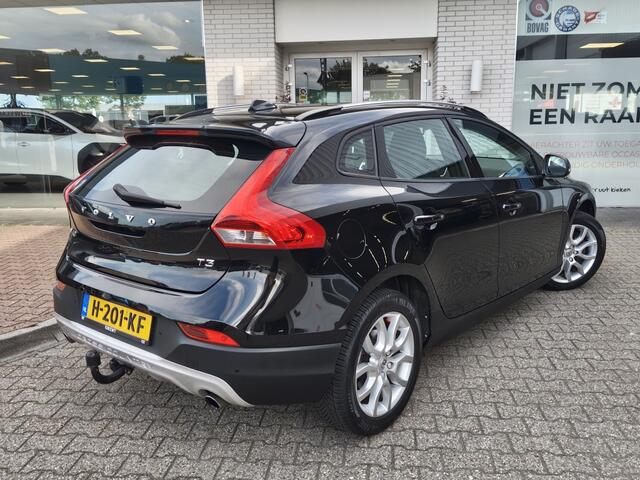 Volvo V40 CROSS COUNTRY 1.5 T3 Summum | Trekhaak | Stoelverwarming | Navi | Sensoren